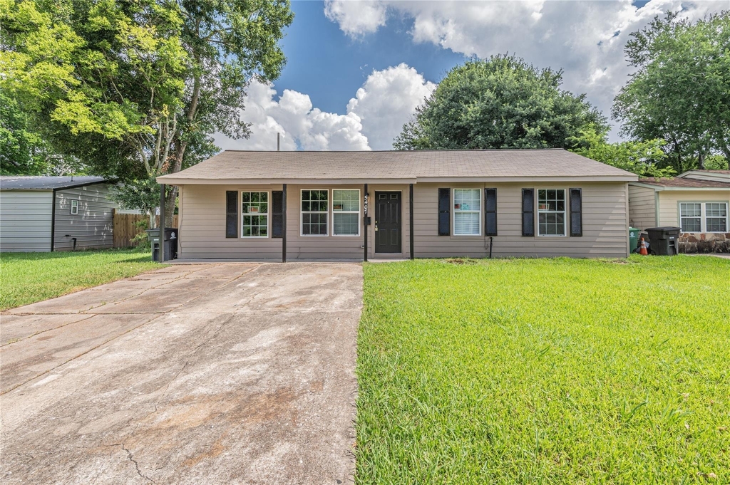 5407 Thrush Drive - Photo 0