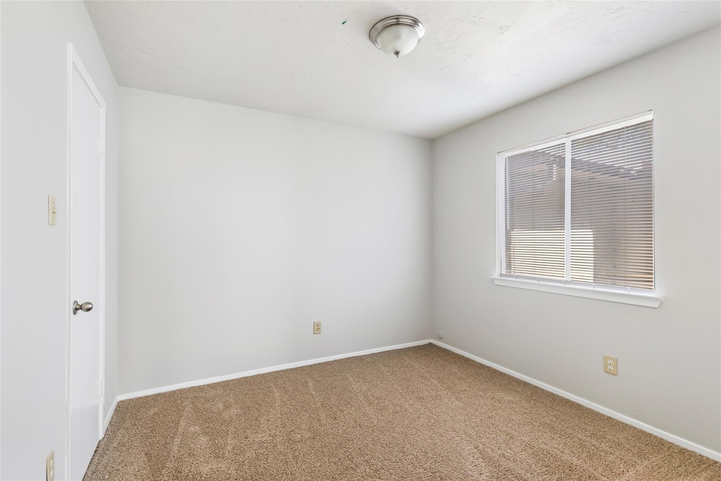 7310 Maple Walk Drive - Photo 18
