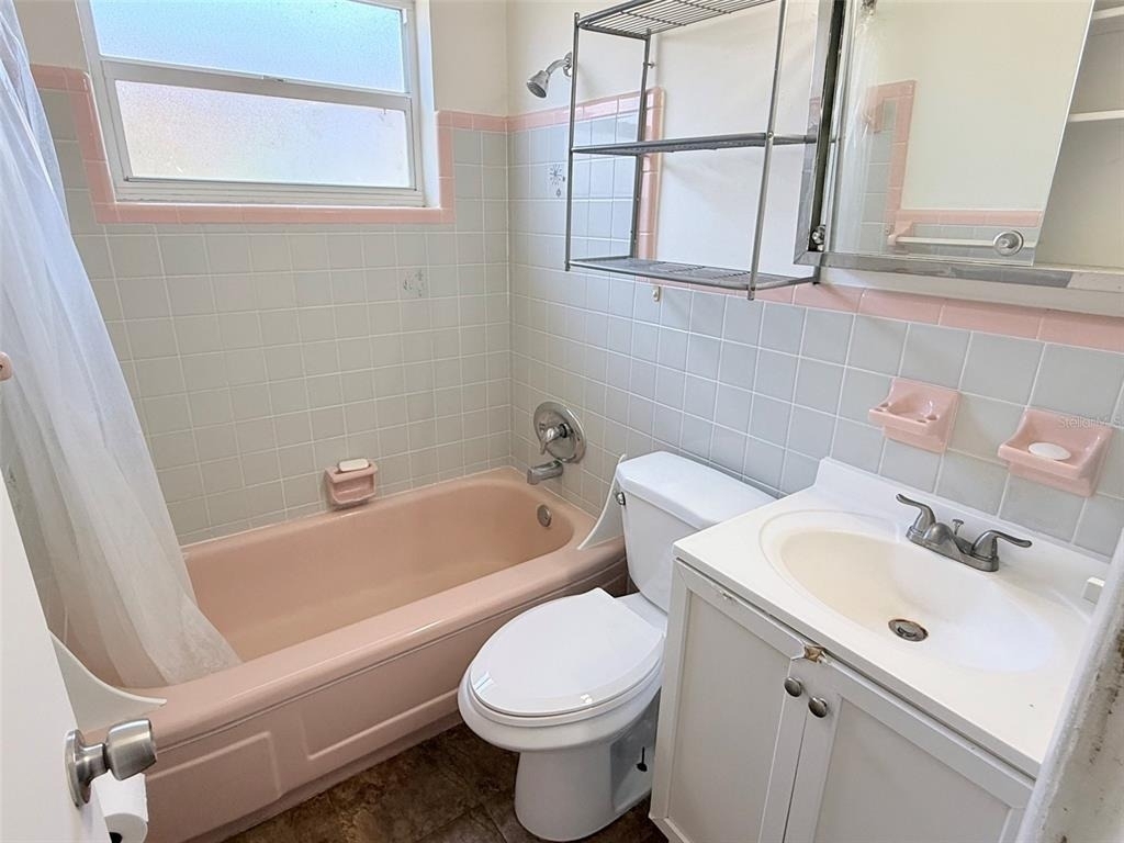 5541 Lown Street N - Photo 13