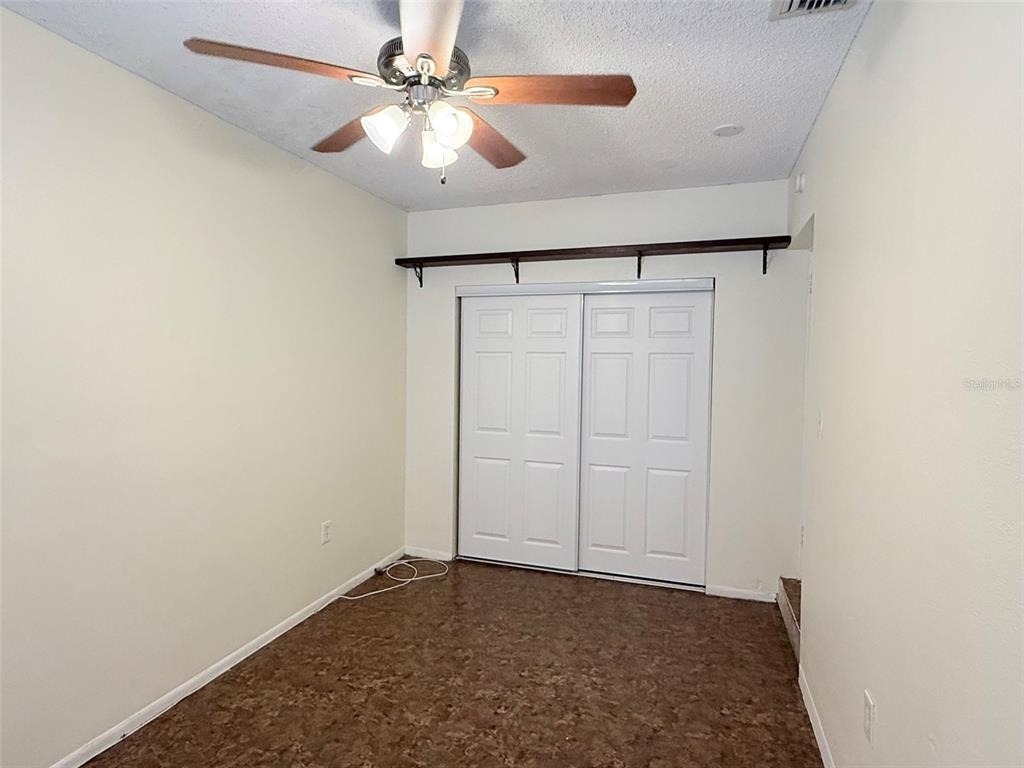 5541 Lown Street N - Photo 10