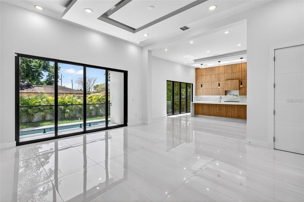 4426 W Euclid Avenue - Photo 8