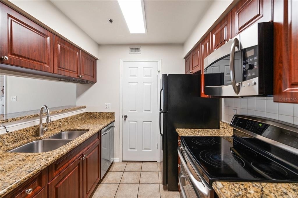 1000 W Horatio Street - Photo 2
