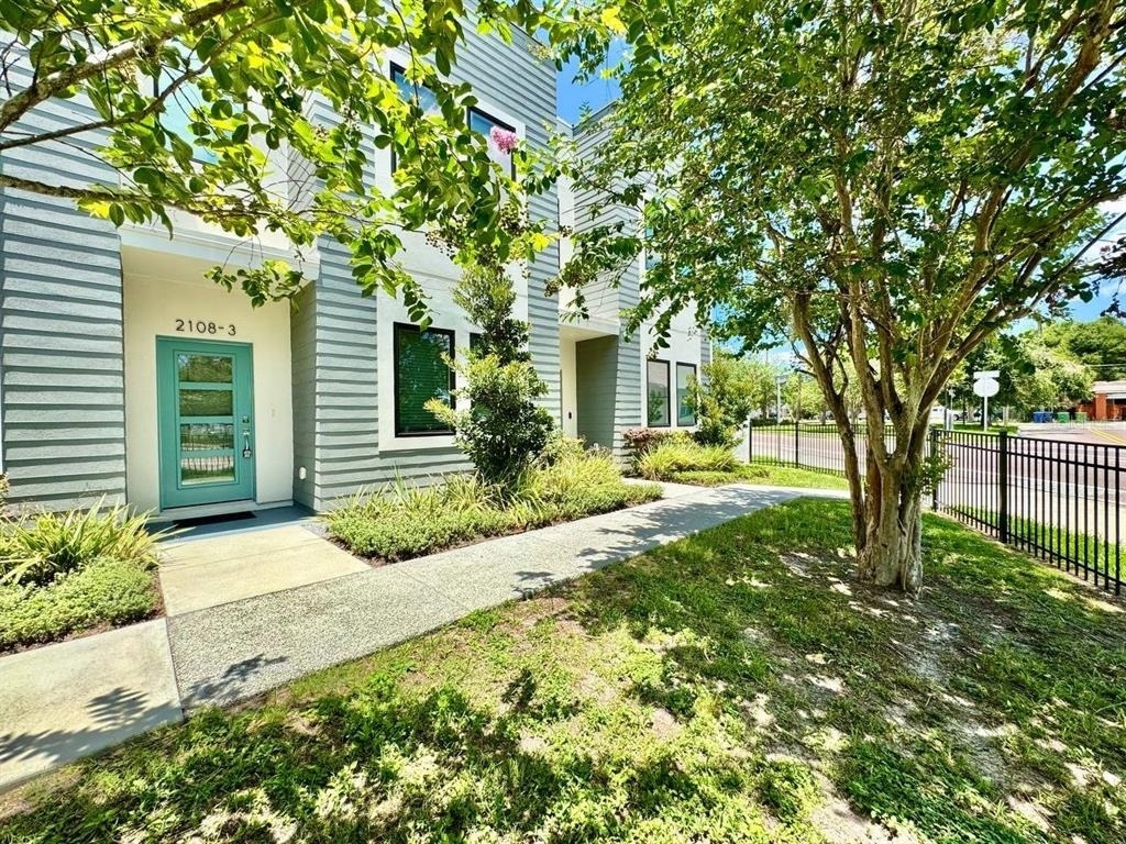 2108 E 22nd Avenue - Photo 2