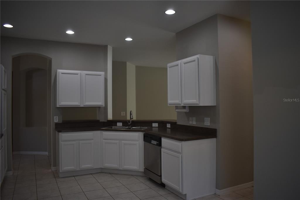 644 Chesney Drive - Photo 6