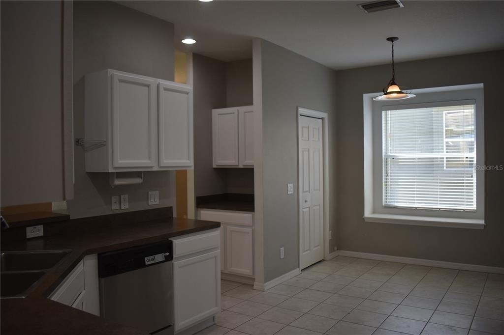 644 Chesney Drive - Photo 4