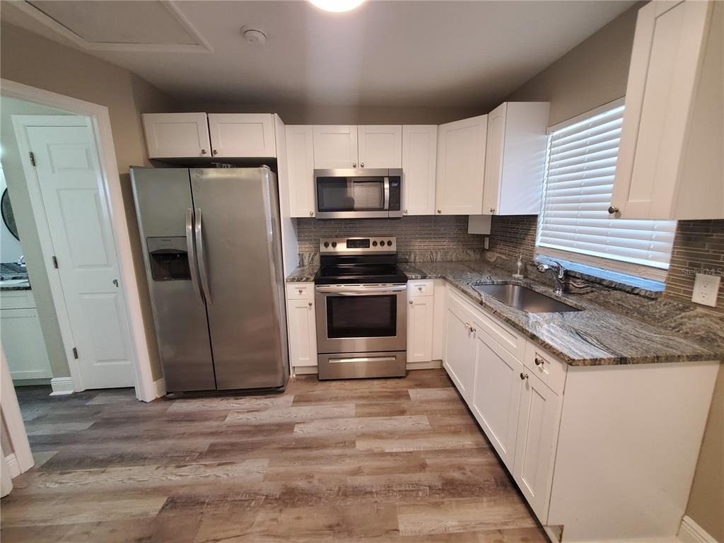 107 W Clay Avenue - Photo 5