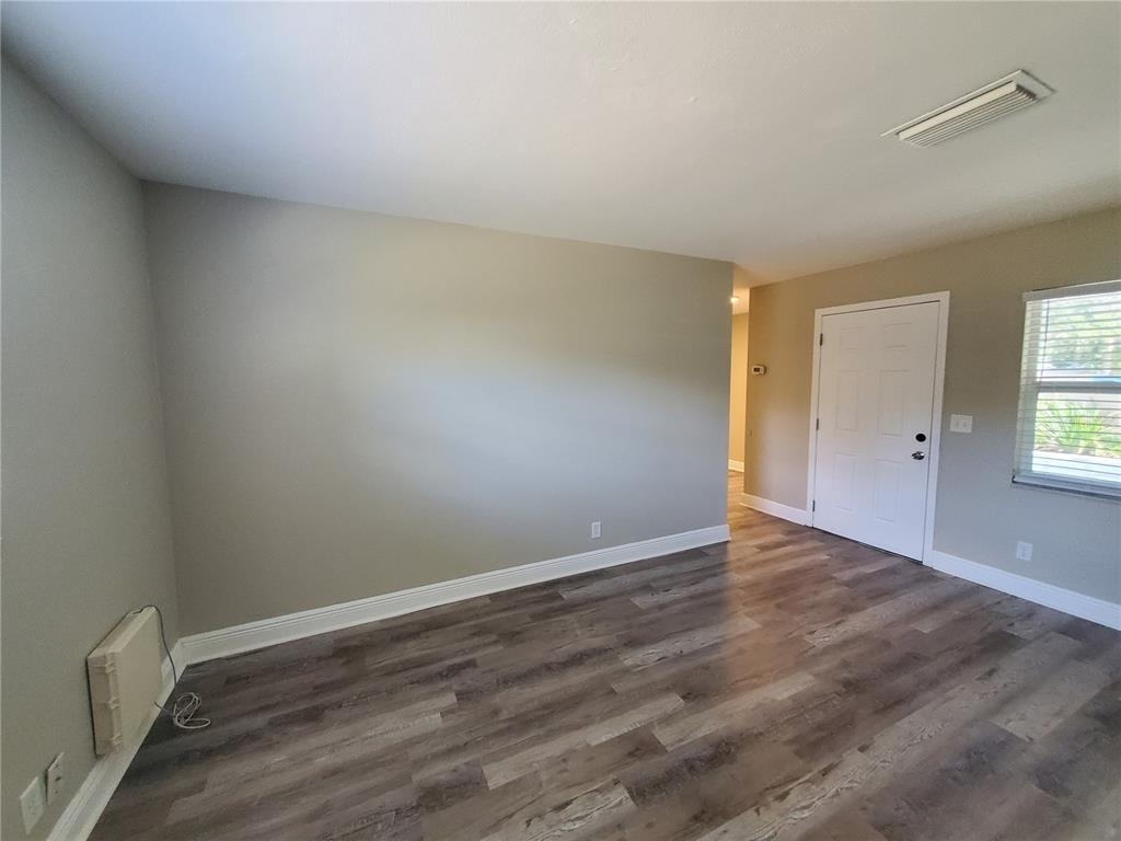 107 W Clay Avenue - Photo 3