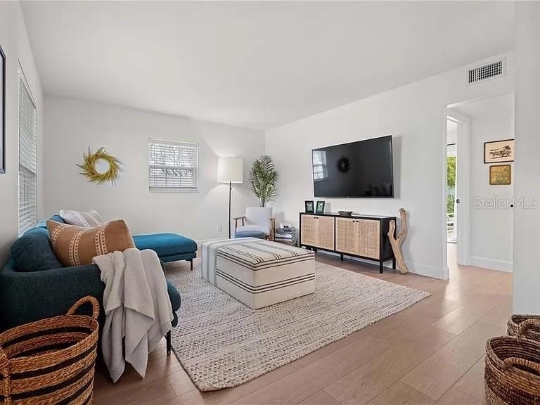 8067 123rd Street - Photo 3