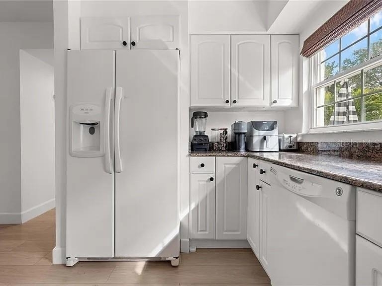 8067 123rd Street - Photo 13