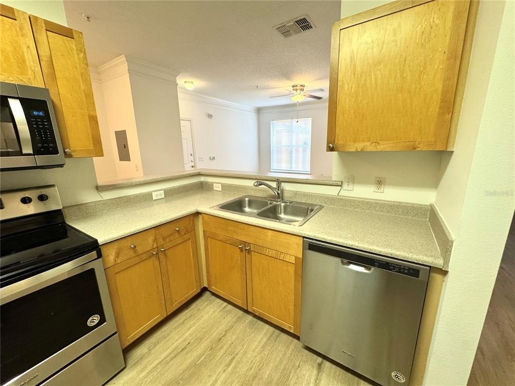 8848 Villa View Circle - Photo 14