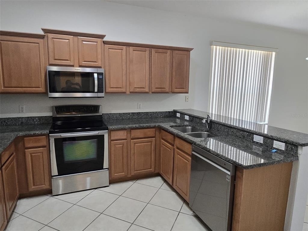 8423 Baywood Vista Drive - Photo 10