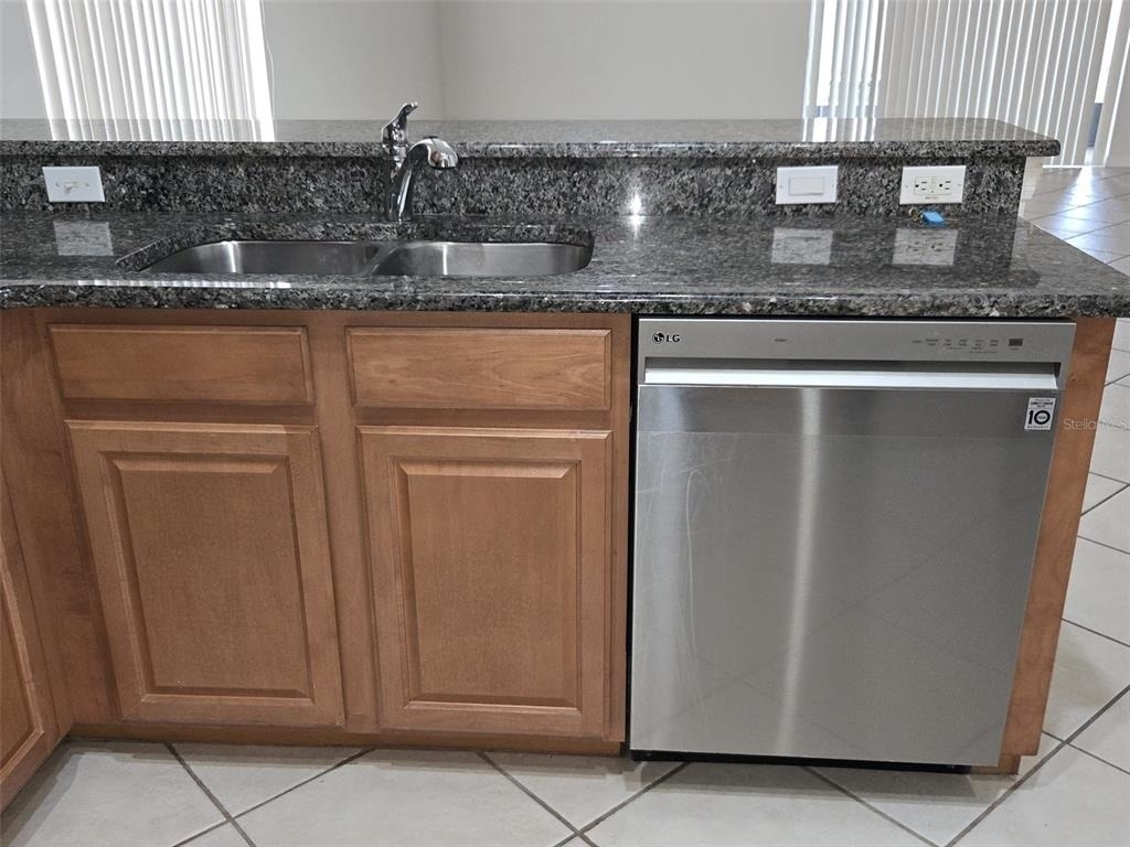 8423 Baywood Vista Drive - Photo 12