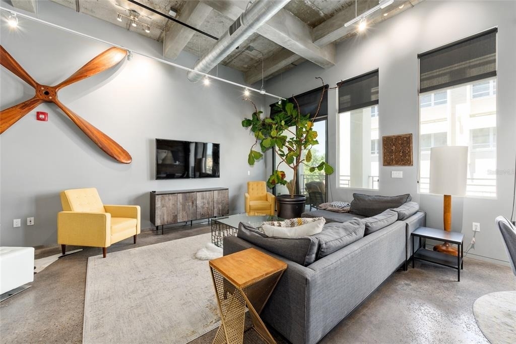 302 Se Broadway Street - Photo 4