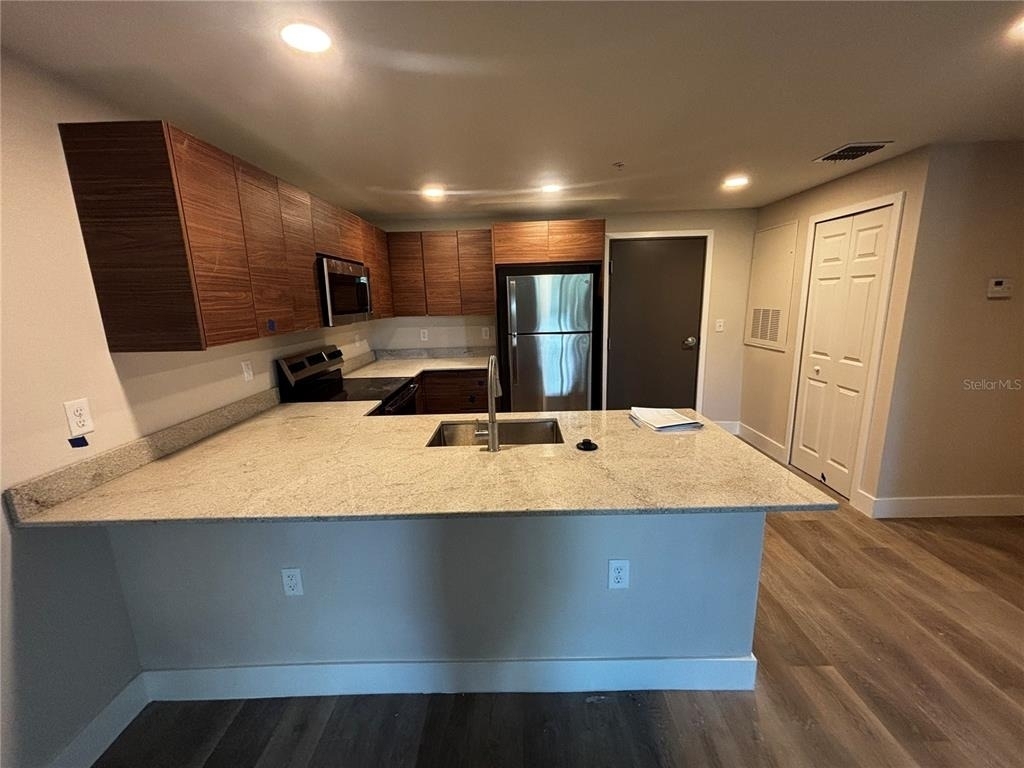 4424 S Texas Avenue - Photo 2