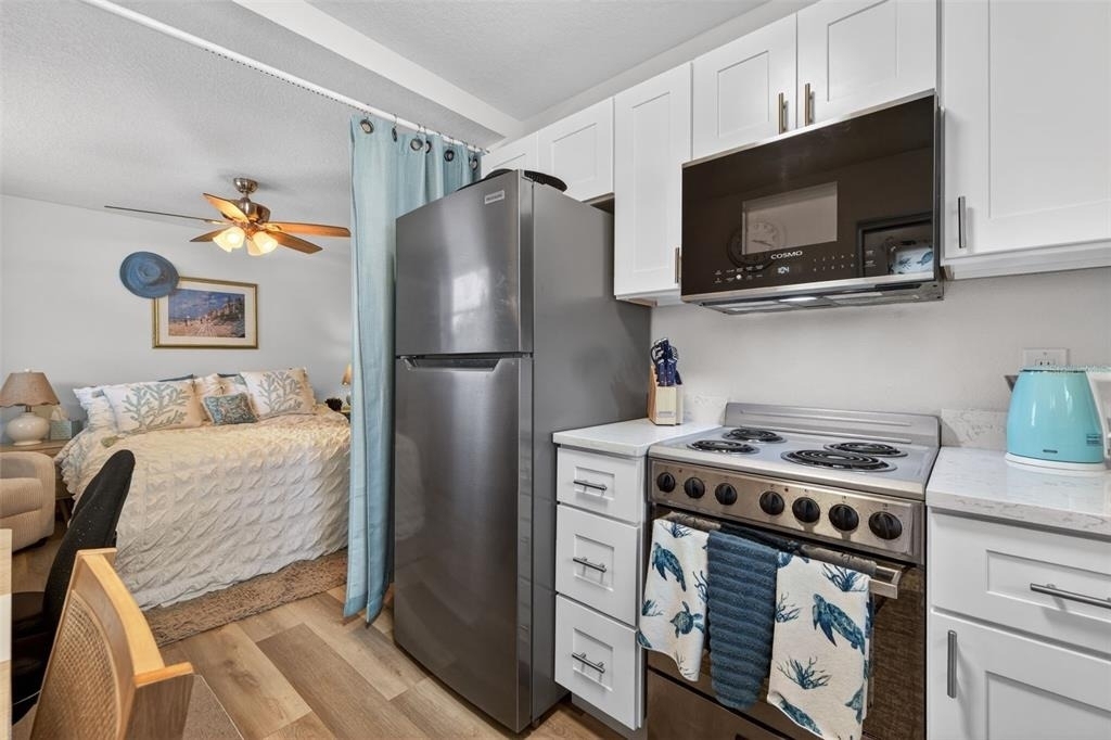 825 46th Street N - Photo 4