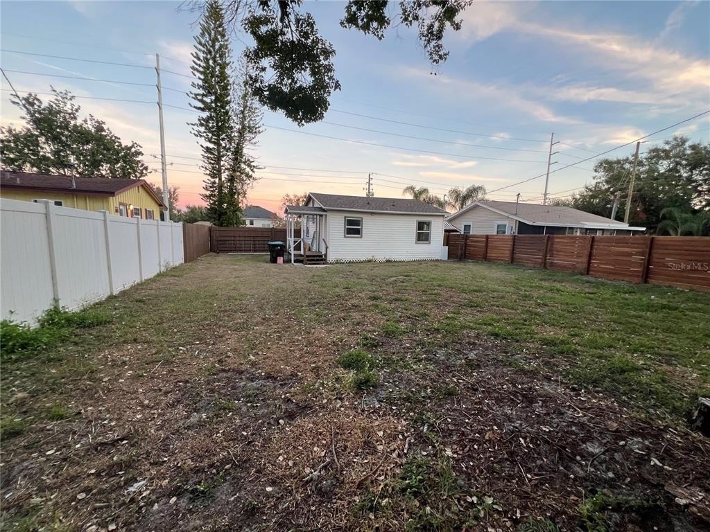 1658 Hempel Avenue - Photo 5