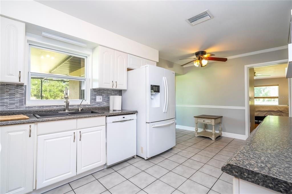 196 Nw 100th Avenue - Photo 13