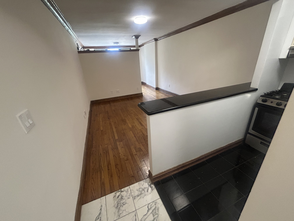 East 36th Street - Photo 6