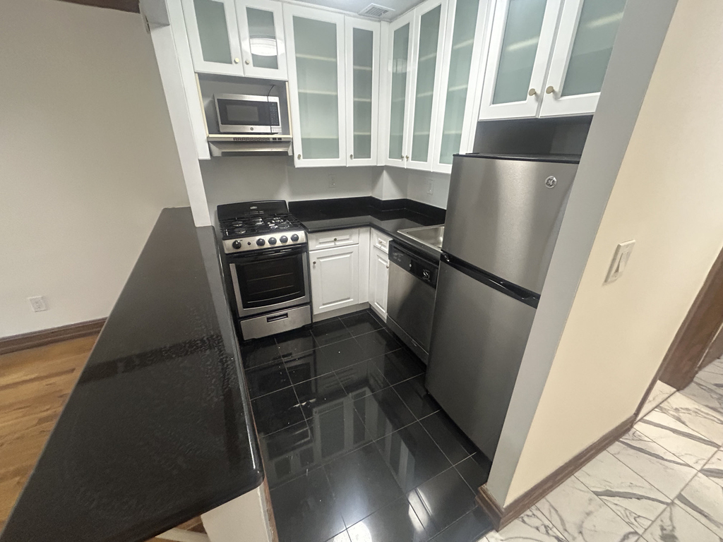 East 36th Street - Photo 5