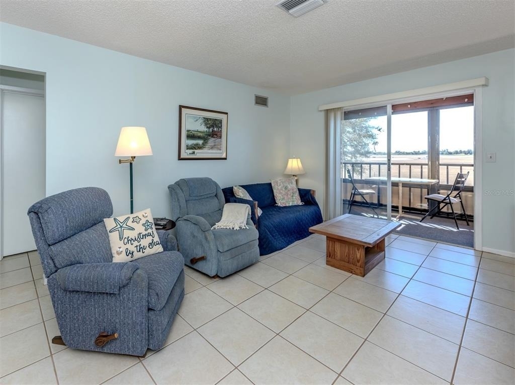 217 Airport Avenue W - Photo 9