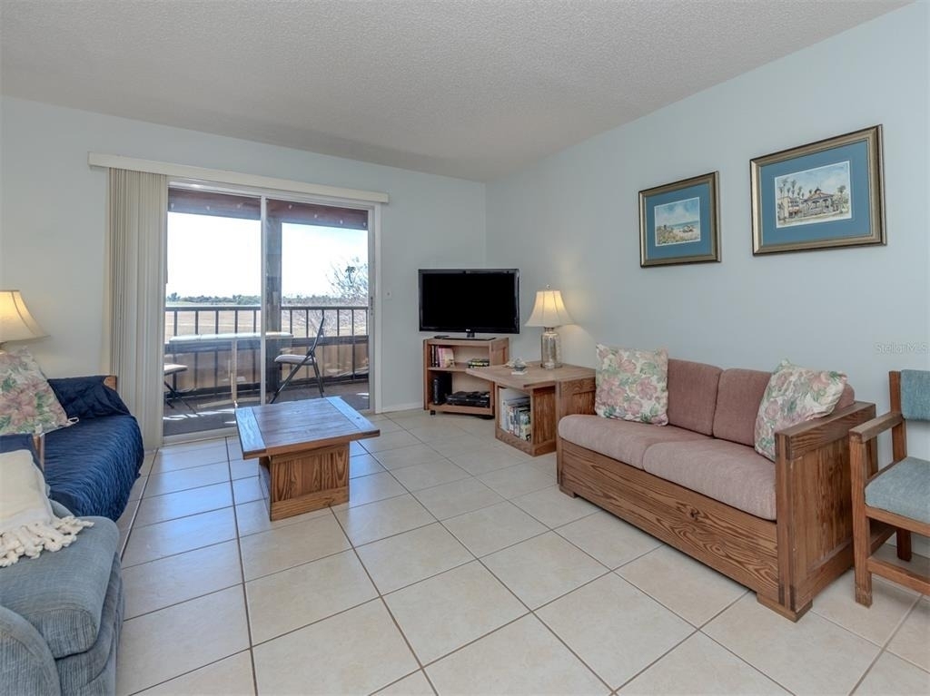 217 Airport Avenue W - Photo 11