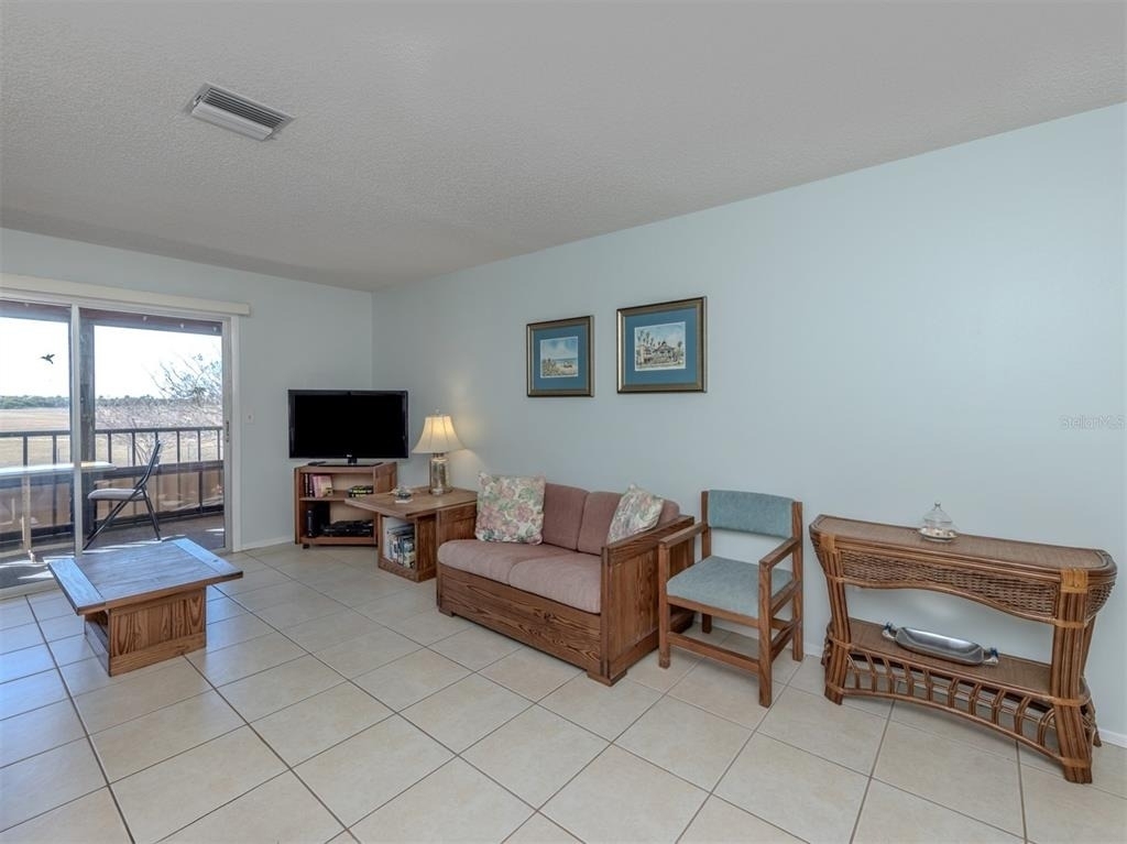 217 Airport Avenue W - Photo 10
