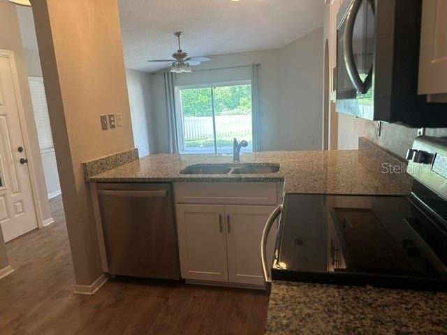 515 Scarlet Maple Court - Photo 2
