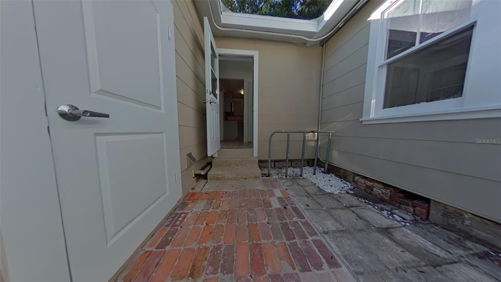327 Nw 15th Terrace - Photo 0