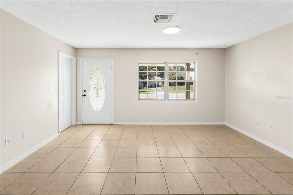 2707 Lakewood Lane - Photo 3