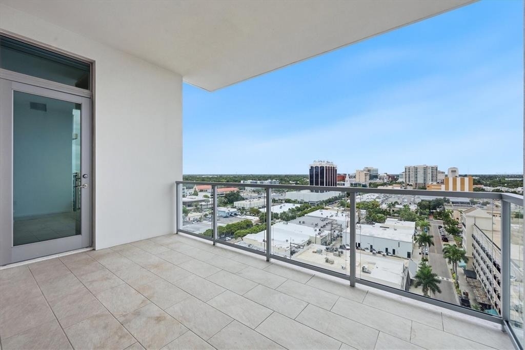 111 S Pineapple Avenue - Photo 30