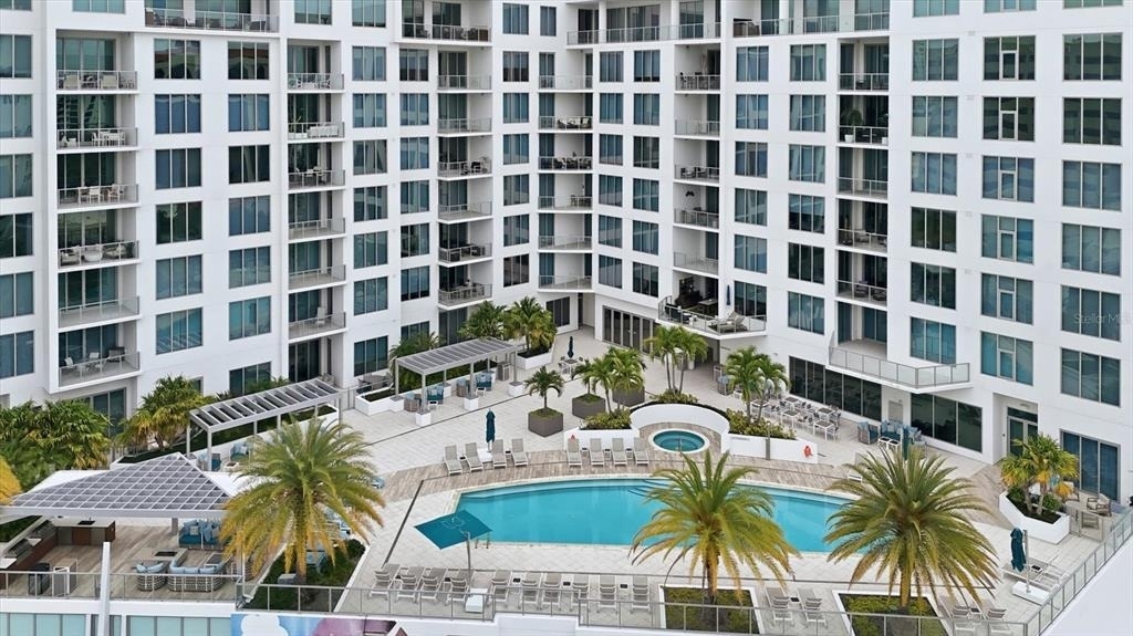 111 S Pineapple Avenue - Photo 1