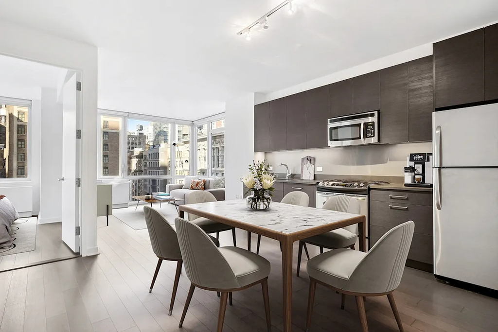 5th Avenue - Photo 3