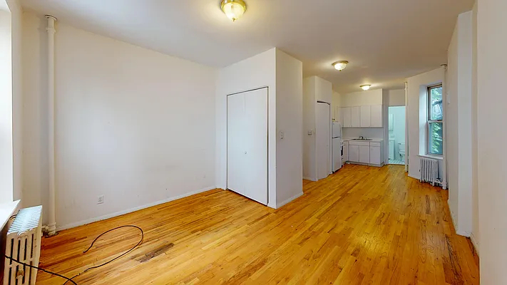 1435 First Ave - Photo 0