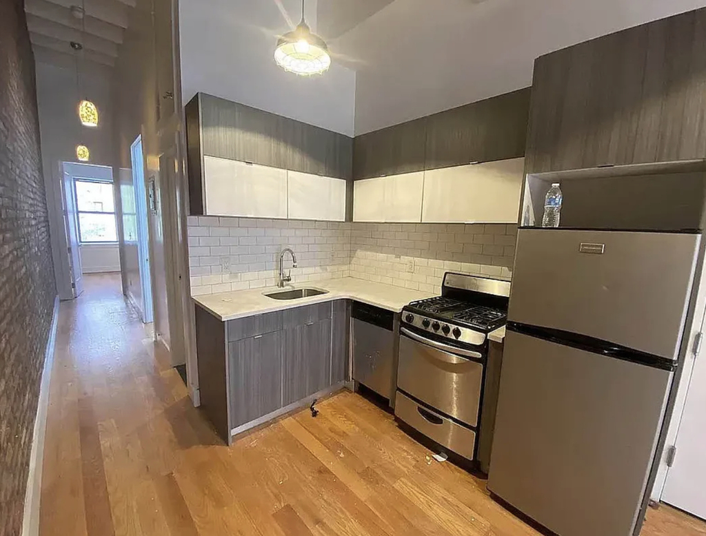 13 Humboldt Street - Photo 0