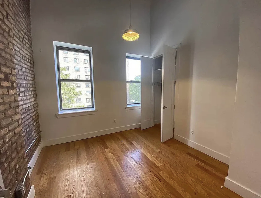 13 Humboldt Street - Photo 4