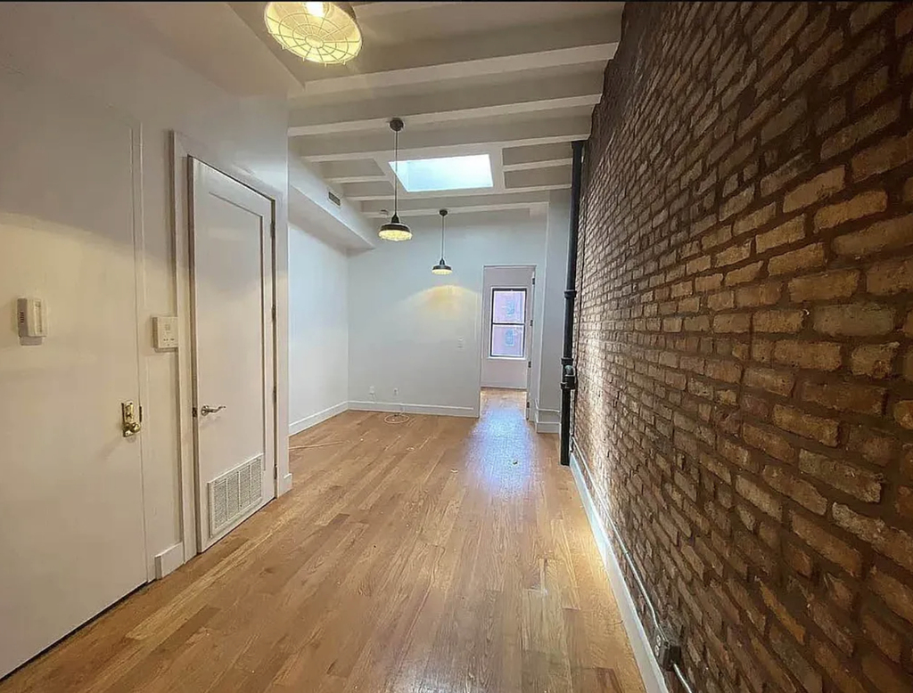 13 Humboldt Street - Photo 1
