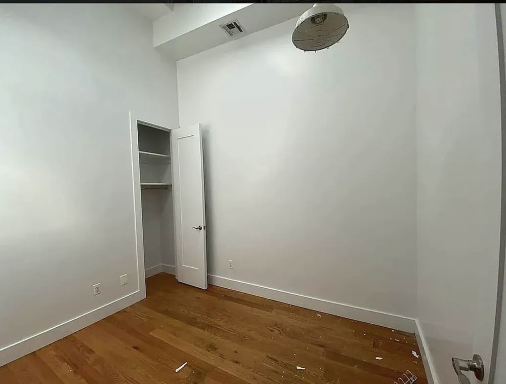 13 Humboldt Street - Photo 3