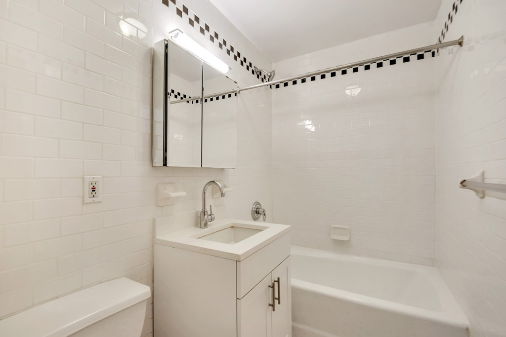 1167 2nd Avenue - Photo 4