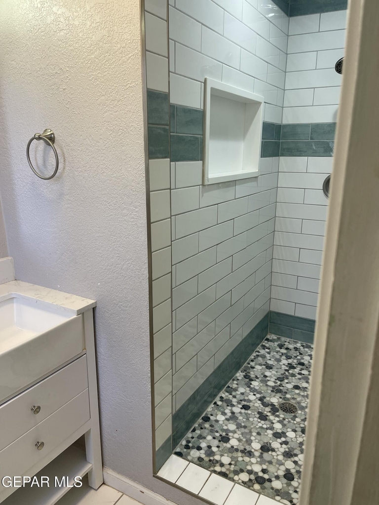 252 Trinity Place - Photo 2