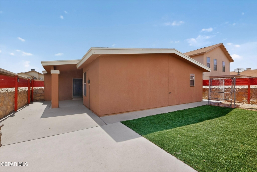 2304 Honey Dew Street - Photo 36
