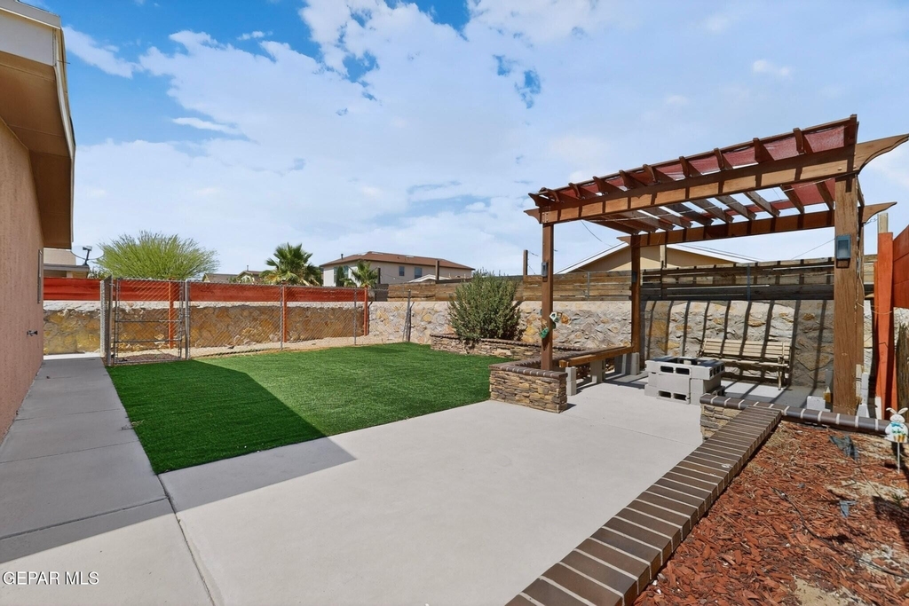 2304 Honey Dew Street - Photo 38