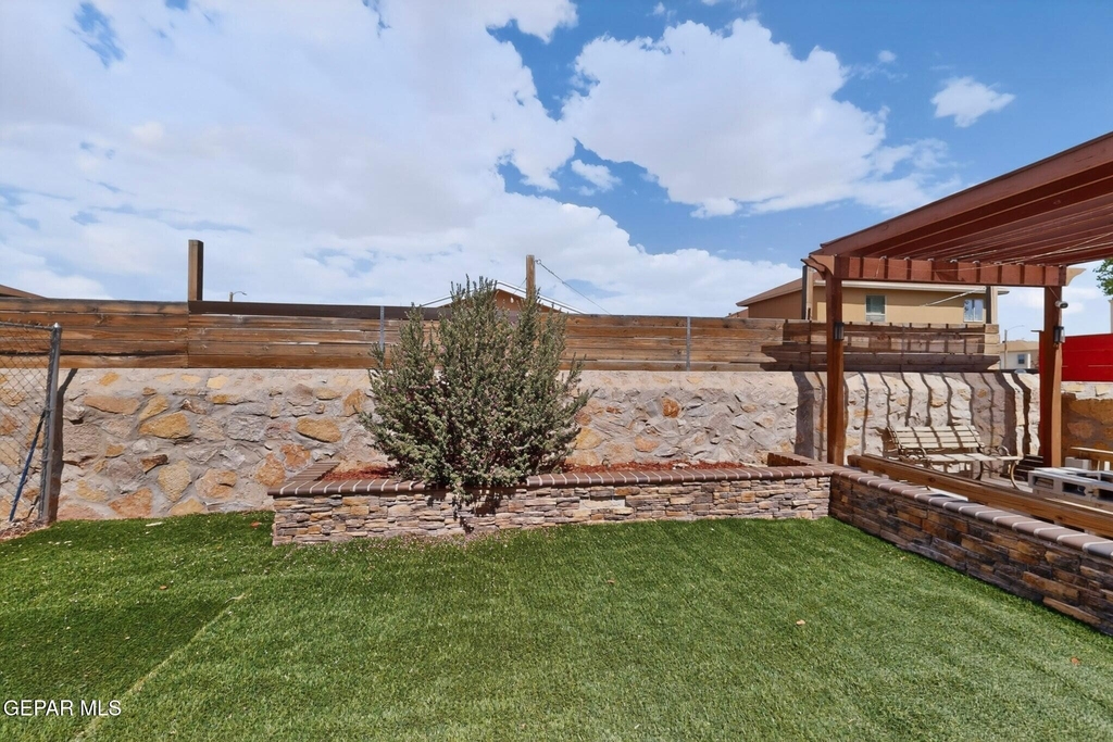 2304 Honey Dew Street - Photo 35