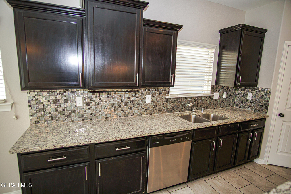 13482 Bradford Street - Photo 7