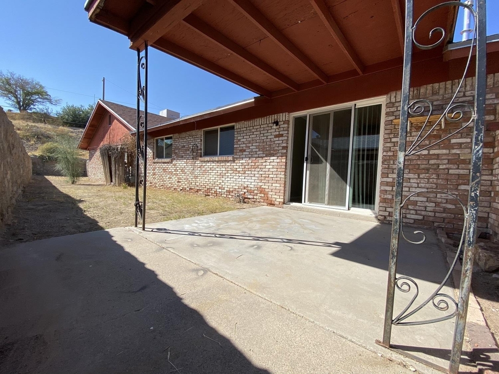 6435 Pizarro Street - Photo 12