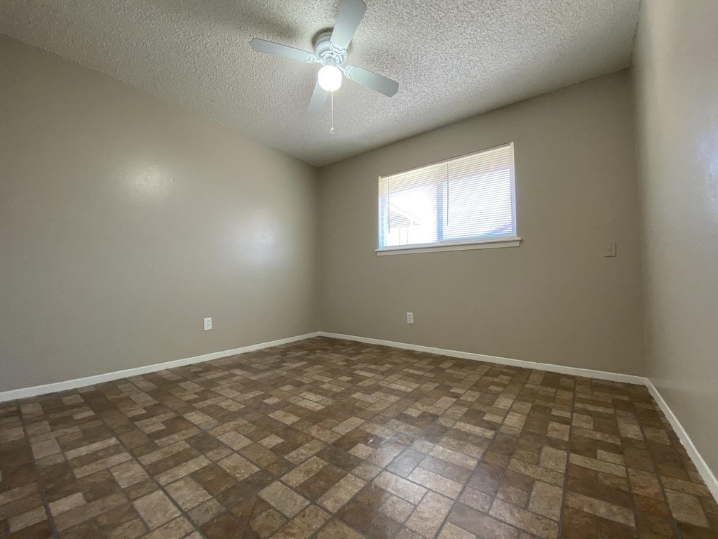 6435 Pizarro Street - Photo 5