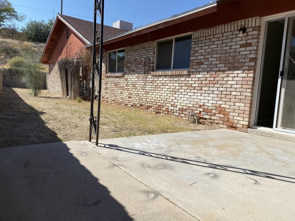 6435 Pizarro Street - Photo 13