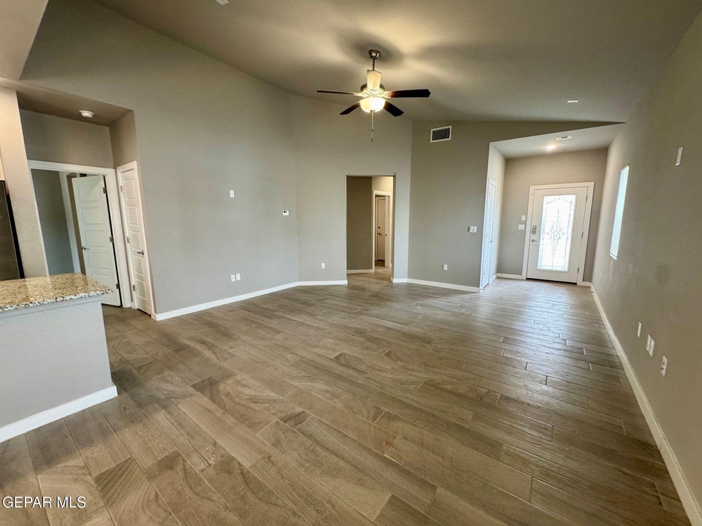 15196 Method Avenue - Photo 5