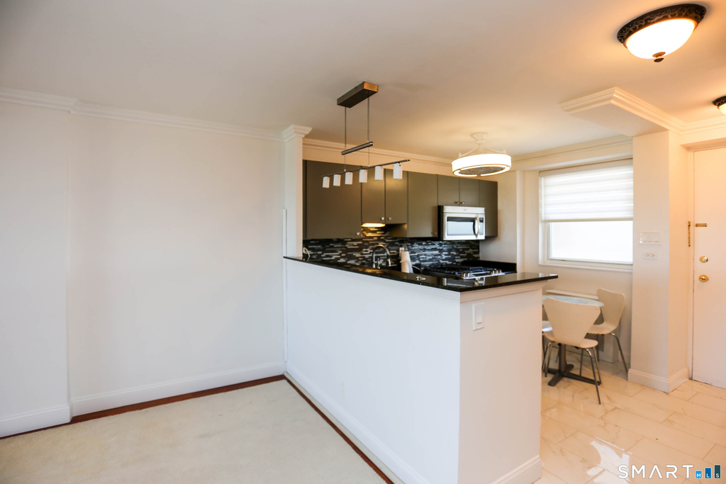 91 Strawberry Hill Avenue - Photo 9