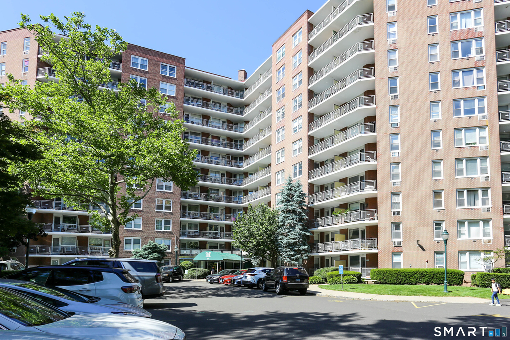 91 Strawberry Hill Avenue - Photo 0