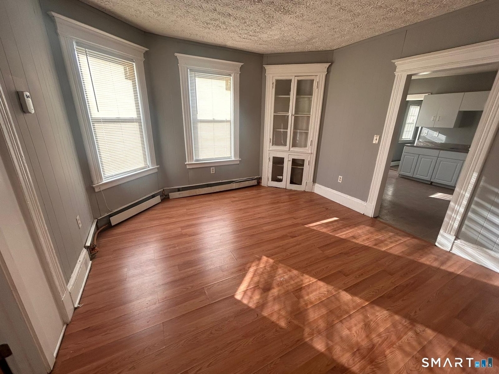 314 Capen Street - Photo 4